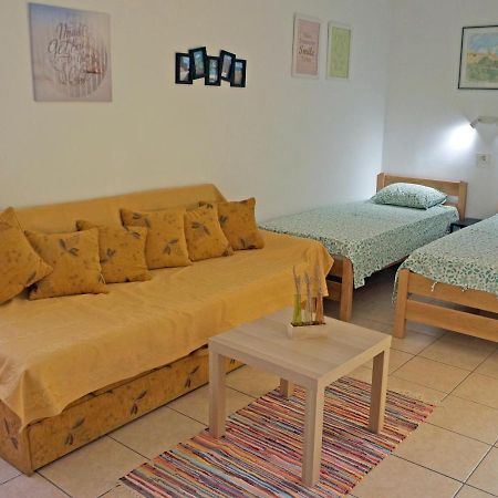 Studio Apartment Michelle - Intermezzo with sea view Rabac Esterno foto