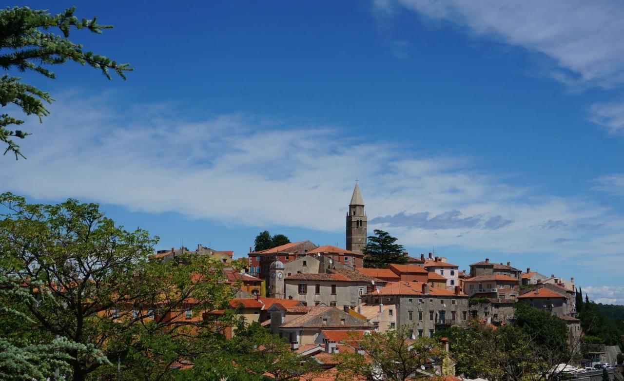 Studio Apartment Michelle - Intermezzo with sea view Rabac Esterno foto