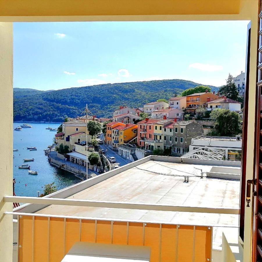 Studio Apartment Michelle - Intermezzo with sea view Rabac Esterno foto