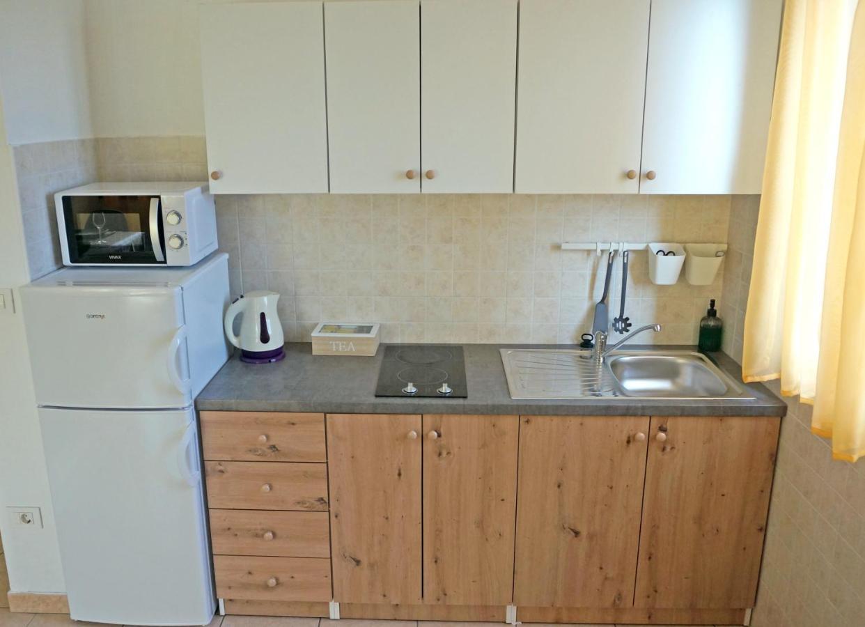 Studio Apartment Michelle - Intermezzo with sea view Rabac Esterno foto