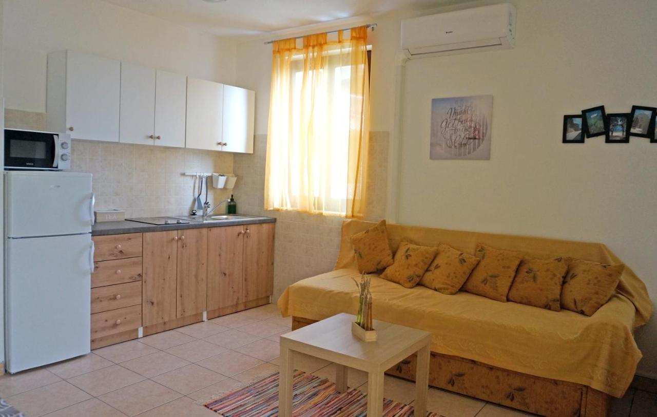 Studio Apartment Michelle - Intermezzo with sea view Rabac Esterno foto