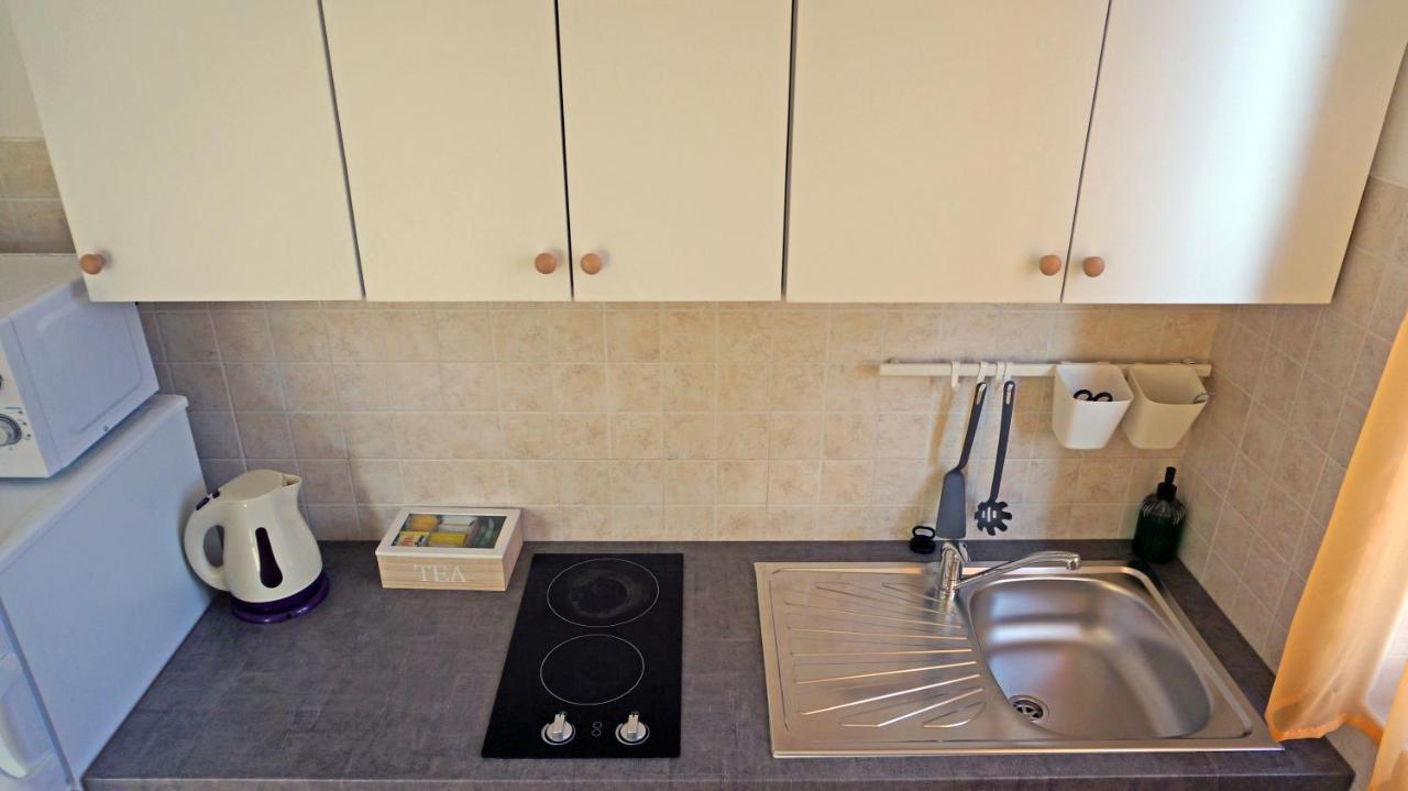 Studio Apartment Michelle - Intermezzo with sea view Rabac Esterno foto