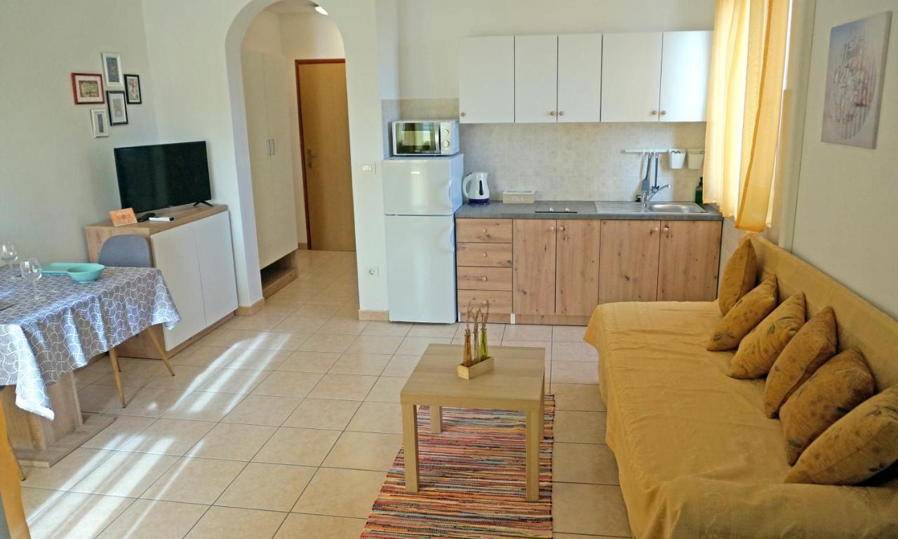 Studio Apartment Michelle - Intermezzo with sea view Rabac Esterno foto