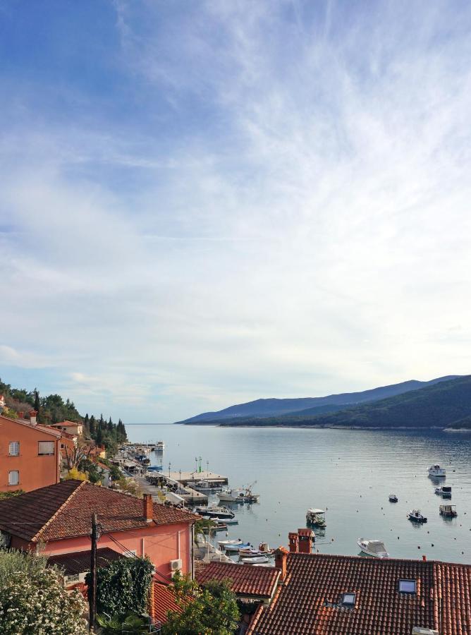Studio Apartment Michelle - Intermezzo with sea view Rabac Esterno foto