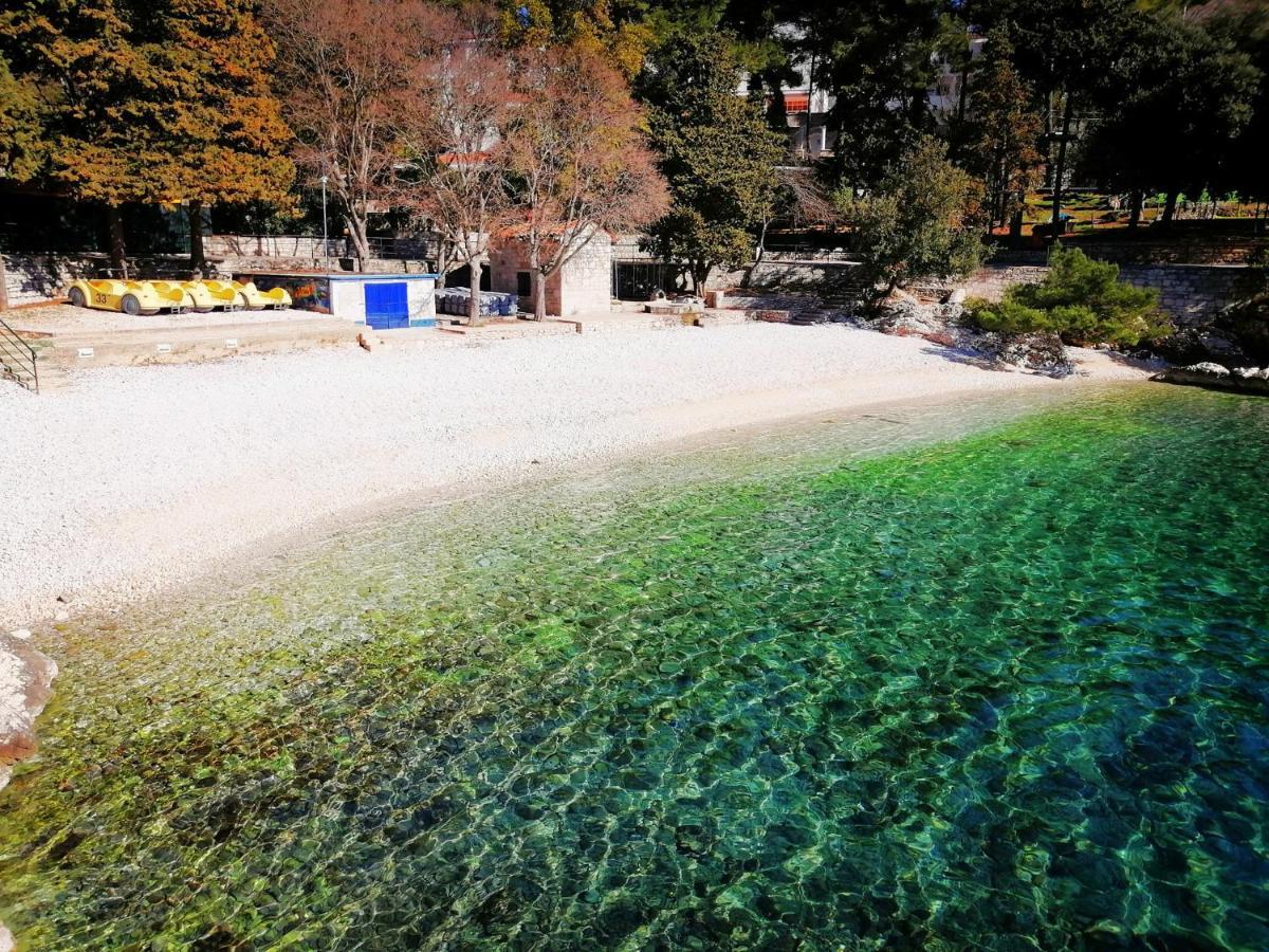 Studio Apartment Michelle - Intermezzo with sea view Rabac Esterno foto