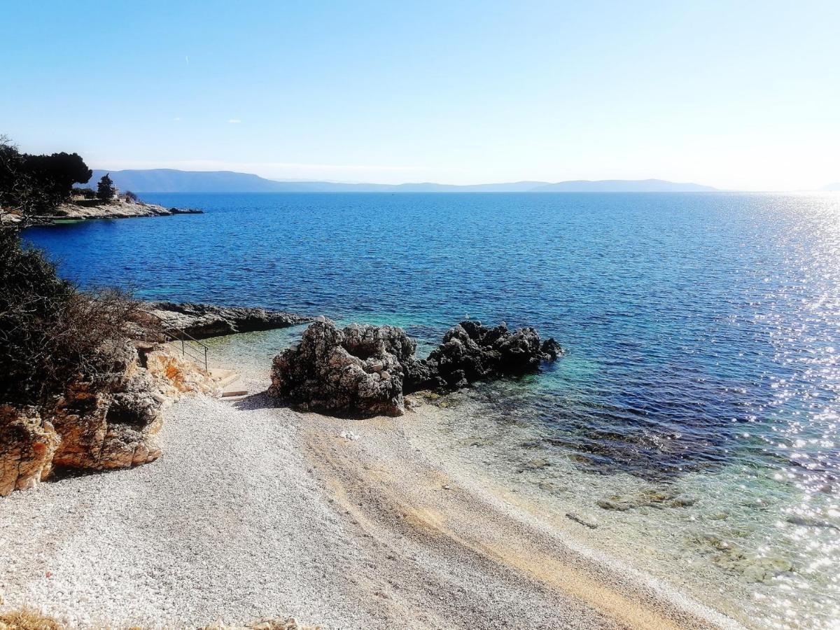 Studio Apartment Michelle - Intermezzo with sea view Rabac Esterno foto