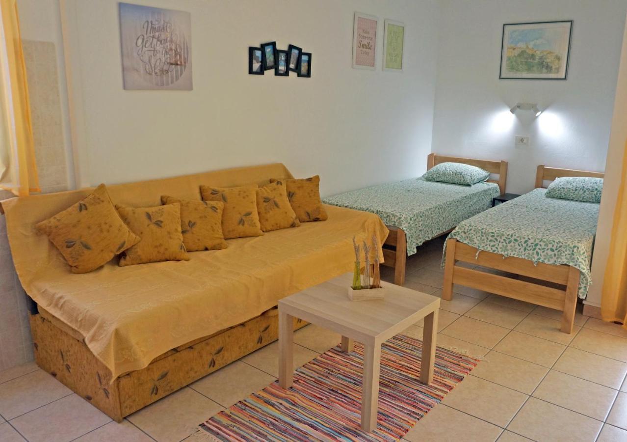 Studio Apartment Michelle - Intermezzo with sea view Rabac Esterno foto